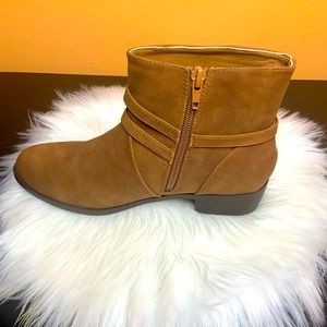 Nautica Kids Girls Ankle Bootie With Side Buckle and Zipper, Dress Boot Size 5